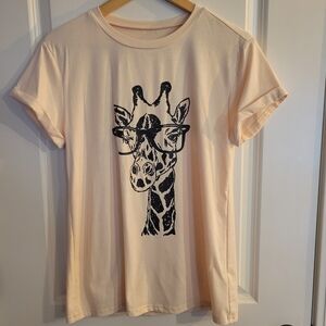 Women's Light Beige Giraffe Graphic Short Sleeve Tee